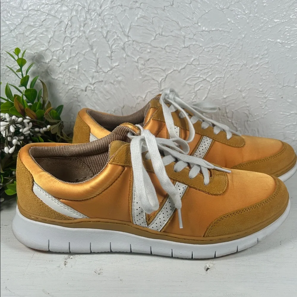 Vionic Nana Satin Orange White Women's Sneakers Suede Satin Athletic Shoe Size 7